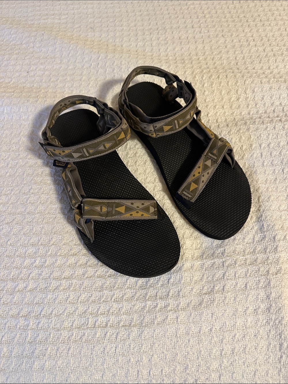 Men’s size 10 TEVA Sandals with Patterned Straps -olive, grey and gold